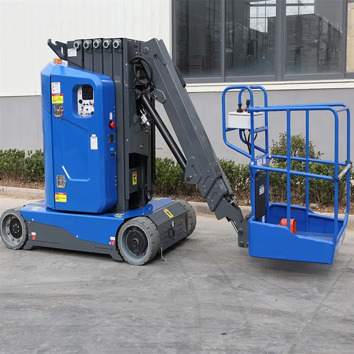 Vertikálny zdvíhač s výložníkom-s vlastným pohonom