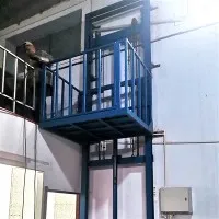 Hydraulický nákladný výťah
