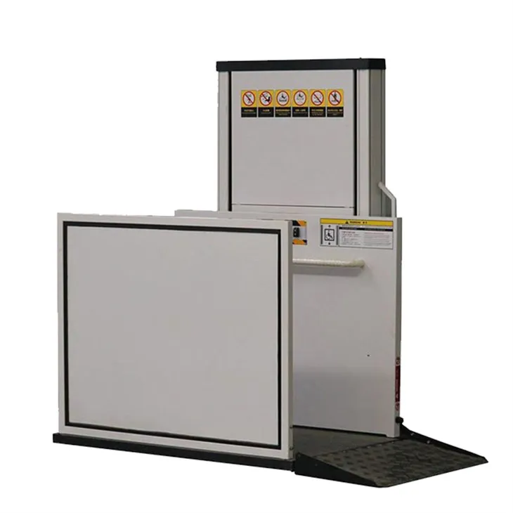 Prostredníctvom-podlahového výťahu pre invalidné vozíky